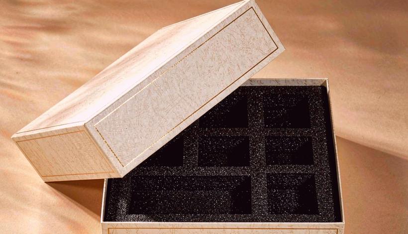 Carton Sizes for Vape Shops — Bulk-Packed Luxury High Gift Box — Luxury High End Vape Gift Box Bulk Stock