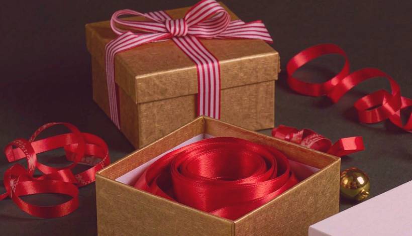 Reading a Quotation — Shelf-Ready Luxury High Gift Box — Luxury High End Vape Gift Box Bulk Stock